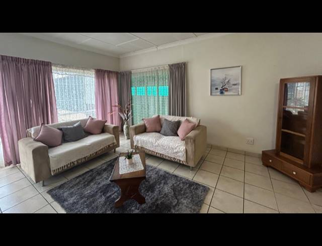 3 BEDROOM HOUSE FOR SALE IN SOUTH CREST